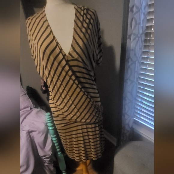 ⚡️Artsy and Chic Graphic Striped Dress - Picture 5 of 5